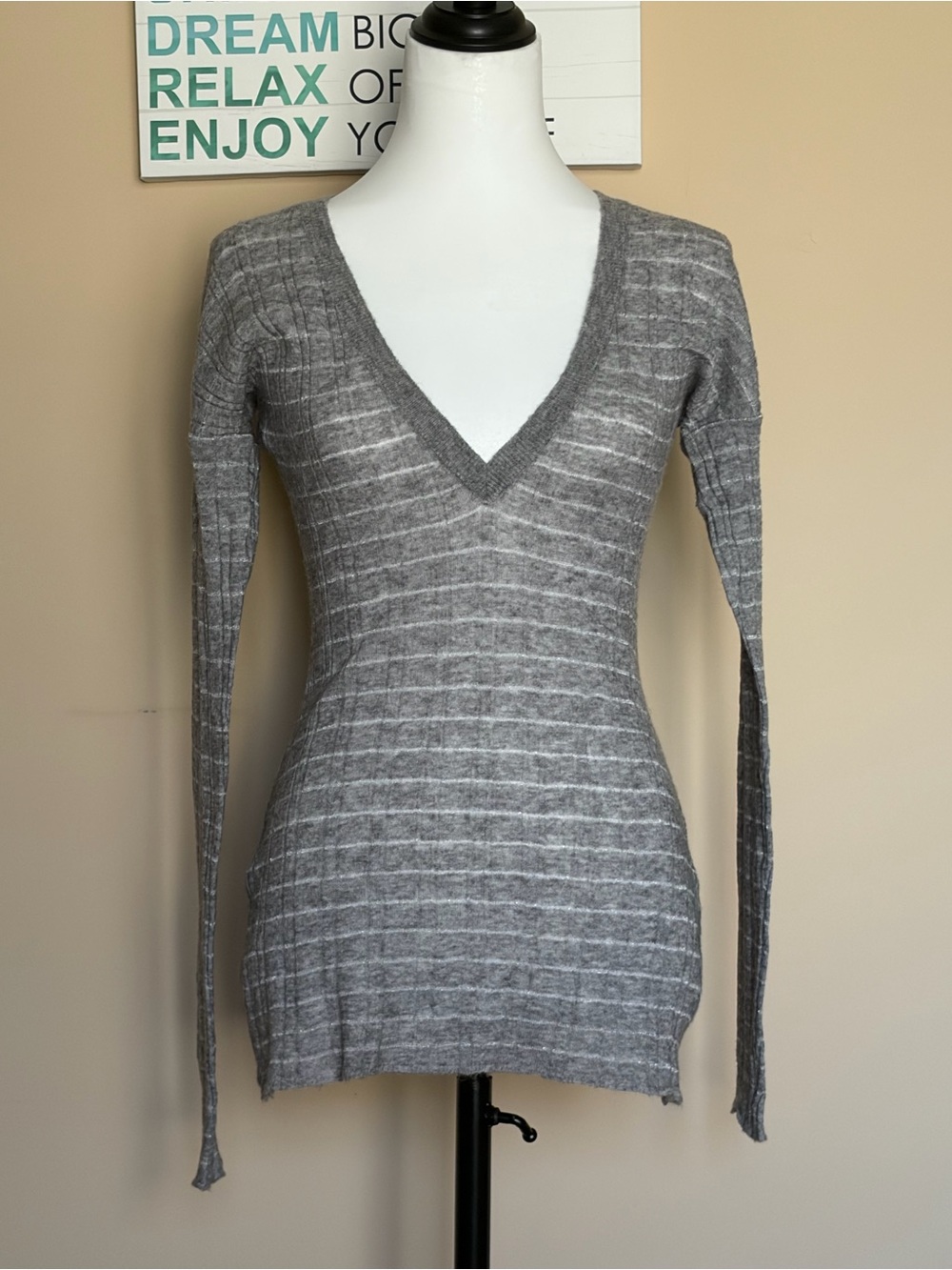 Women's Gray V-Neck Ribbed Sweater